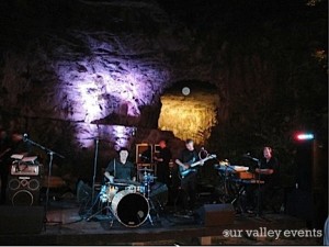 Live Music at the Moon Over Three Caves Dance 2011