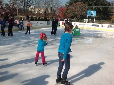 ice skaters 