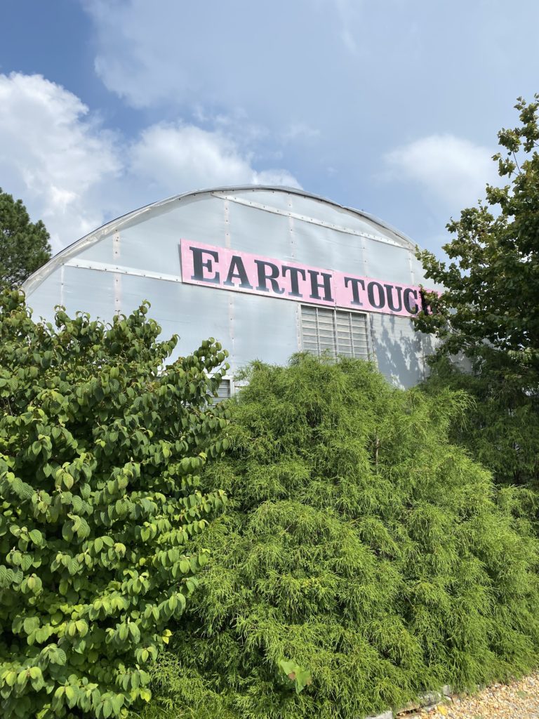 earth touch sign